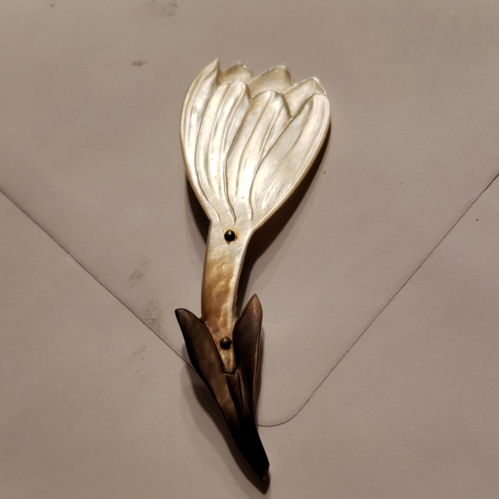 Mother if pearl tulip pin